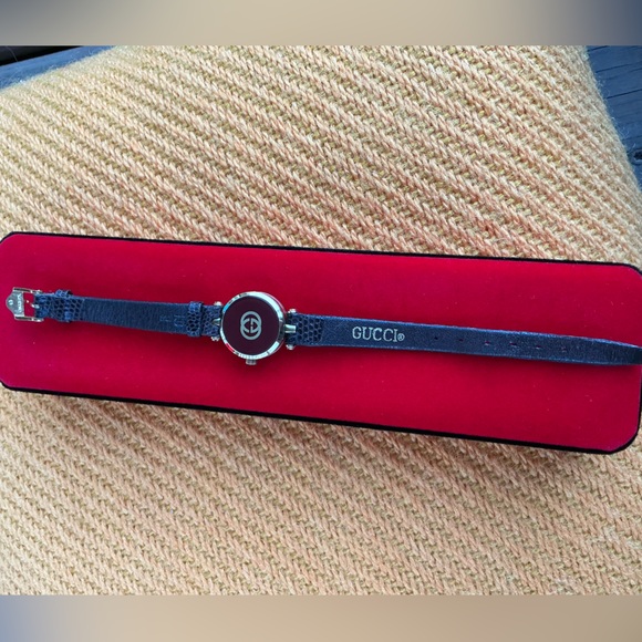 Ladies GUCCI SHERRY LINE watch❤️LOVELY💚❤️🧡 - Picture 10 of 12